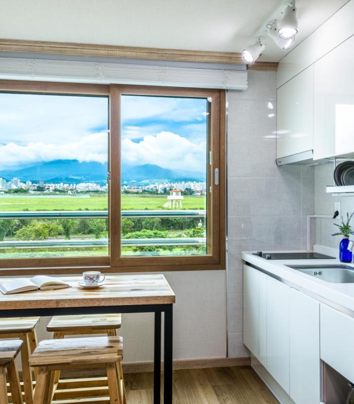 Romance Jeju Pension Kültér fotó